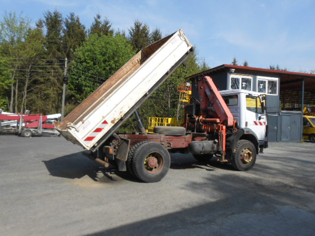 Allradkipper mit Kran MB 1717 AK