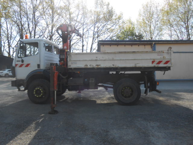 Allradkipper mit Kran MB 1717 AK