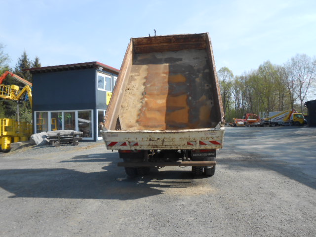 Allradkipper mit Kran MB 1717 AK