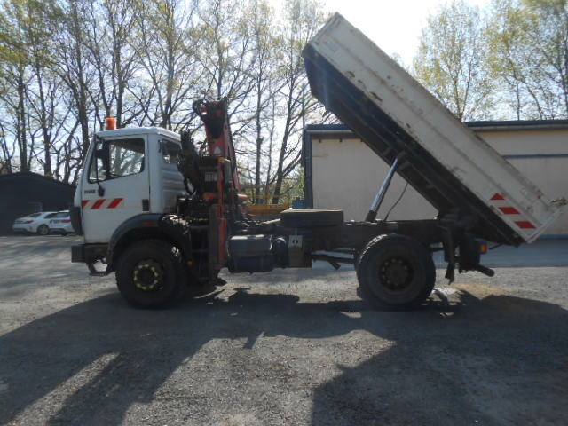 Allradkipper mit Kran MB 1717 AK