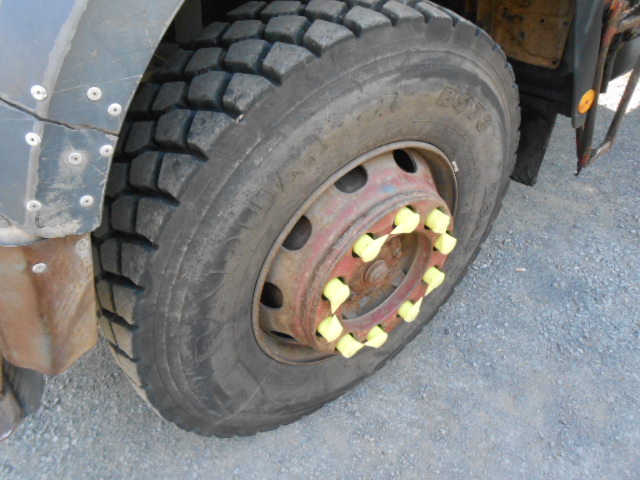 Allradkipper mit Kran MB 1717 AK