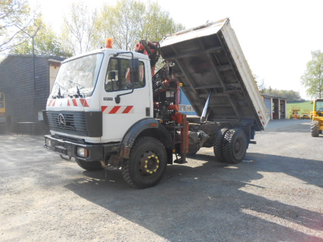 Allradkipper mit Kran MB 1717 AK