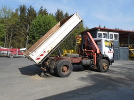 Allradkipper mit Kran MB 1717 AK