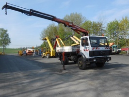 Allradkipper mit Kran MB 1717 AK