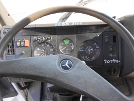 Allradkipper mit Kran MB 1717 AK