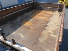 Allradkipper mit Kran MB 1717 AK