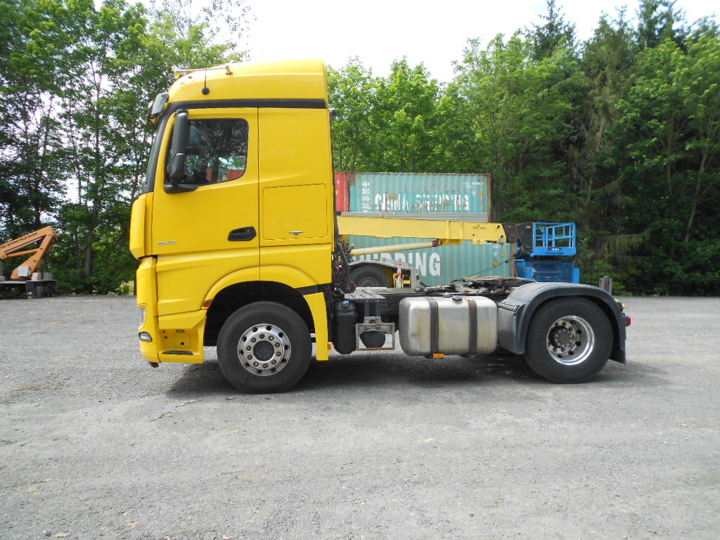 SZM Mercedes Benz Arocs 1845