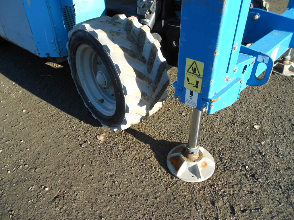 Genie GS 4069 BE Hybrid mit Stützen