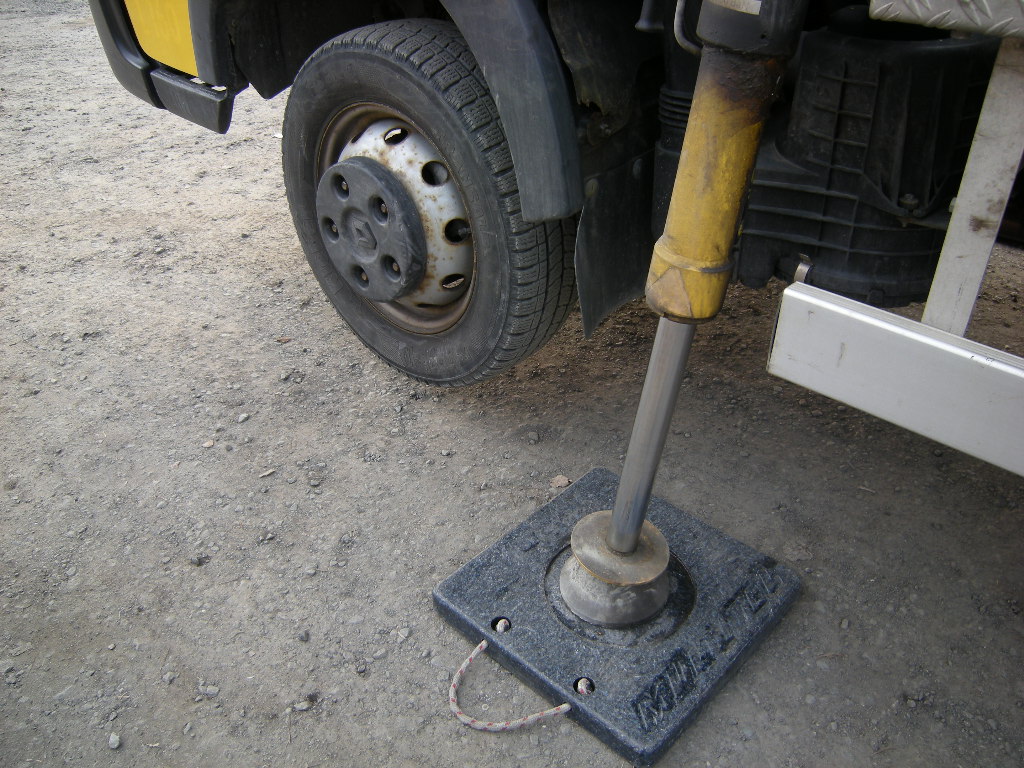 Renault Maxity mit Multitel 160 Alu DS