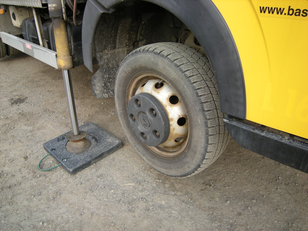 Renault Maxity mit Multitel 160 Alu DS