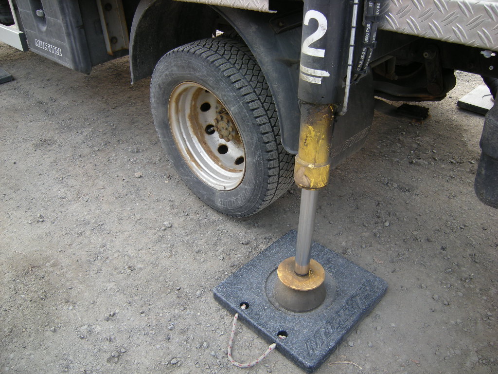 Renault Maxity mit Multitel 160 Alu DS