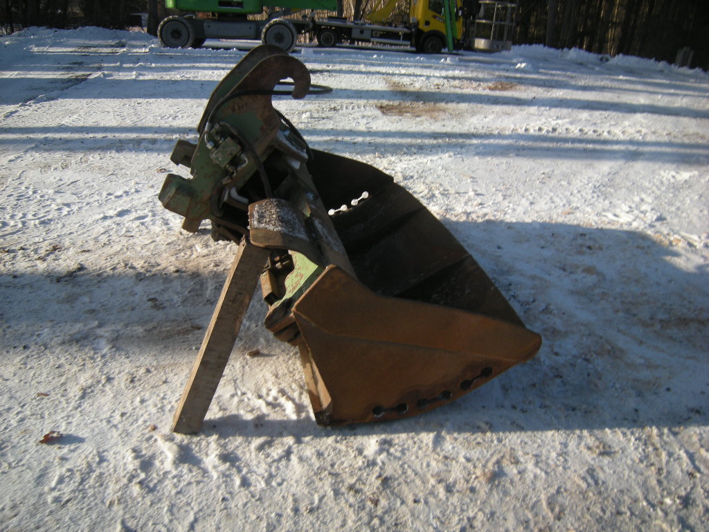 Hitachi Grabenräumlöffel / Schaufel für Bagger 20t