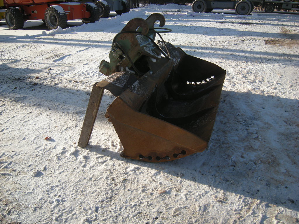 Hitachi Grabenräumlöffel / Schaufel für Bagger 20t