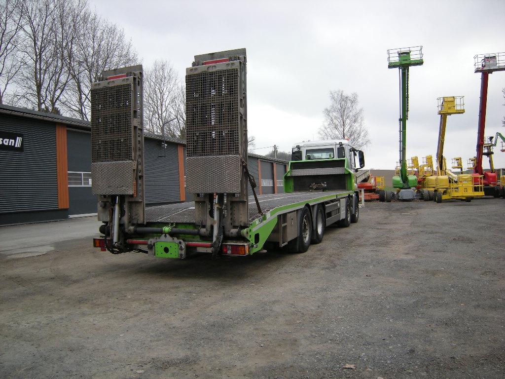 MAN 35.400 mit Zanner Plateau, Rampen, Winde