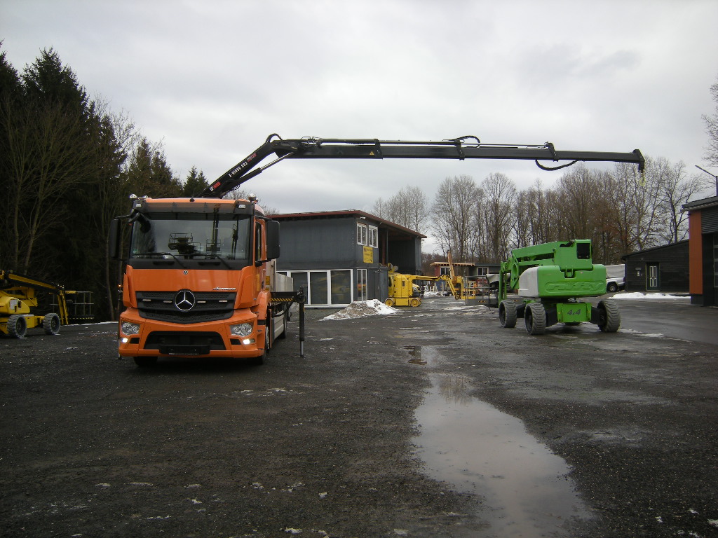 Mercedes Benz Actros 1830 mit Kran HIAB X-HIDUO 092B-3