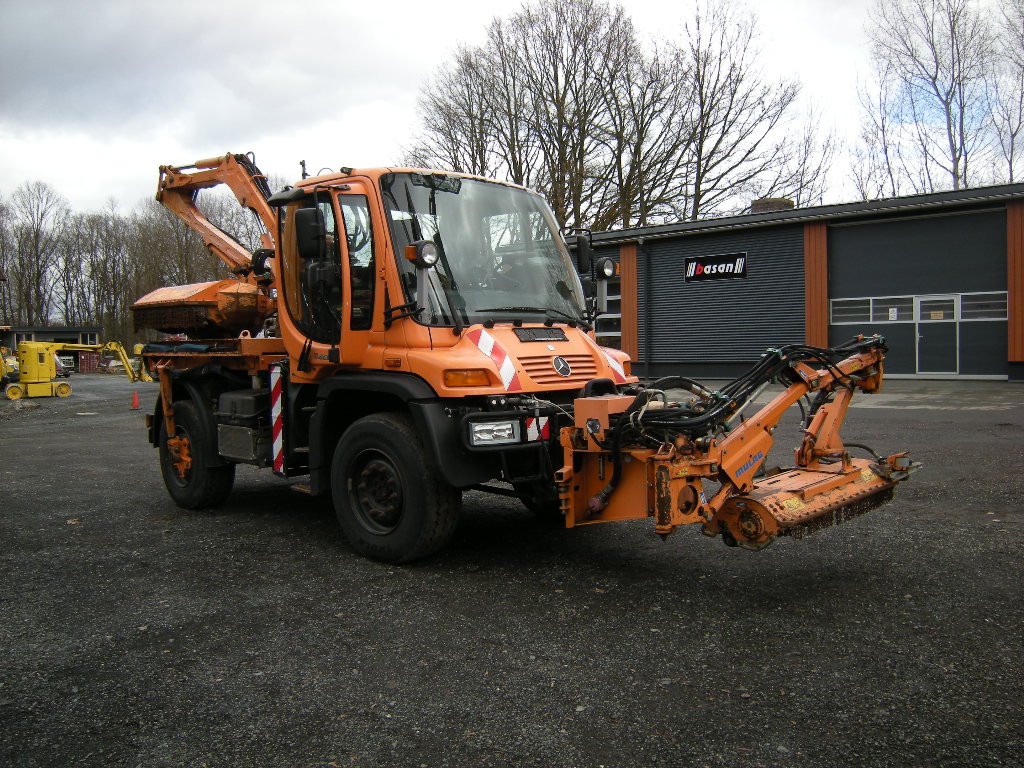 Mercedes Benz Unimog U400 Mähzug, Mulag