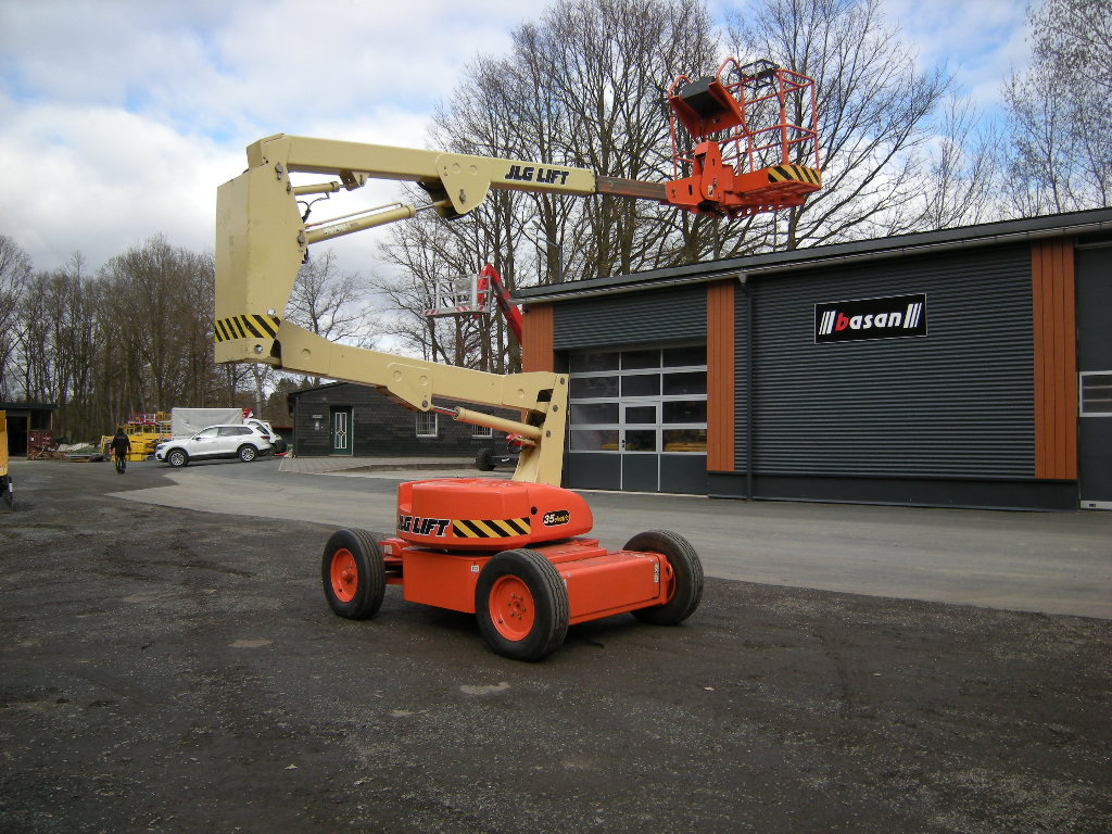 JLG 35E