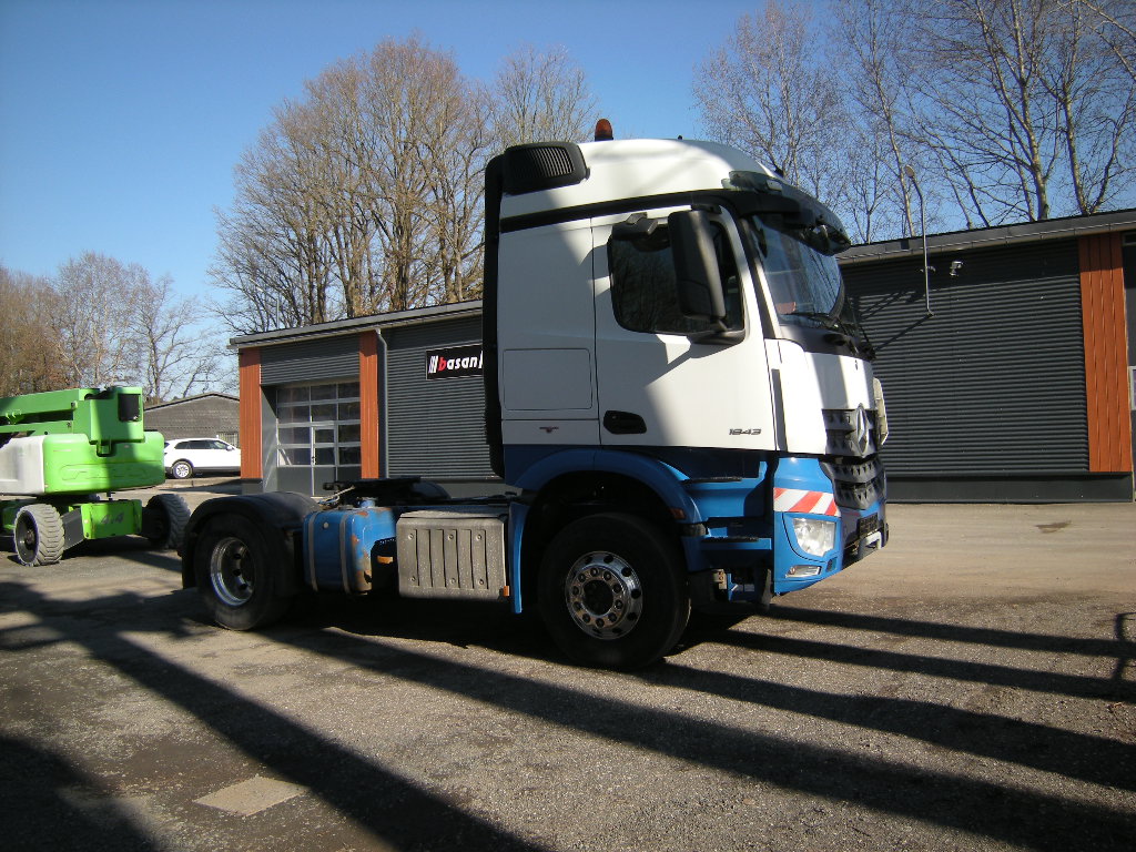 SZM Mercedes Benz AROCS 1843