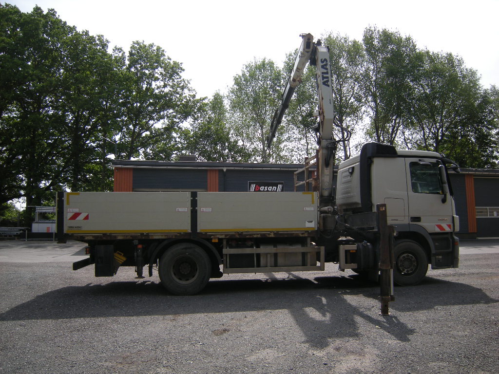 Mercedes Benz Actros 1848 mit Kran Atlas 240.2E-A4