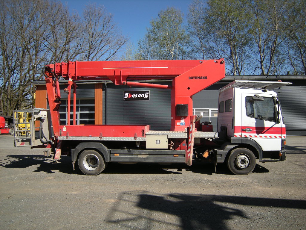 Mercedes Benz 815 mit Ruthmann TKA 250