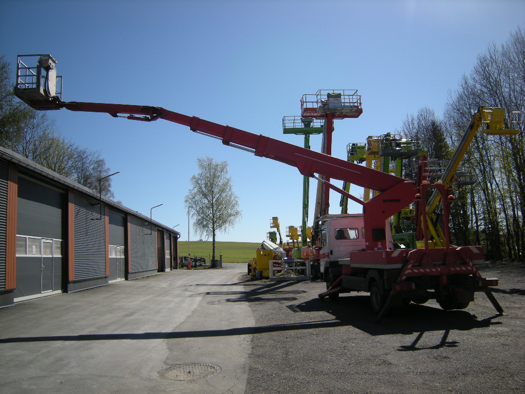 Mercedes Benz 815 mit Ruthmann TKA 250