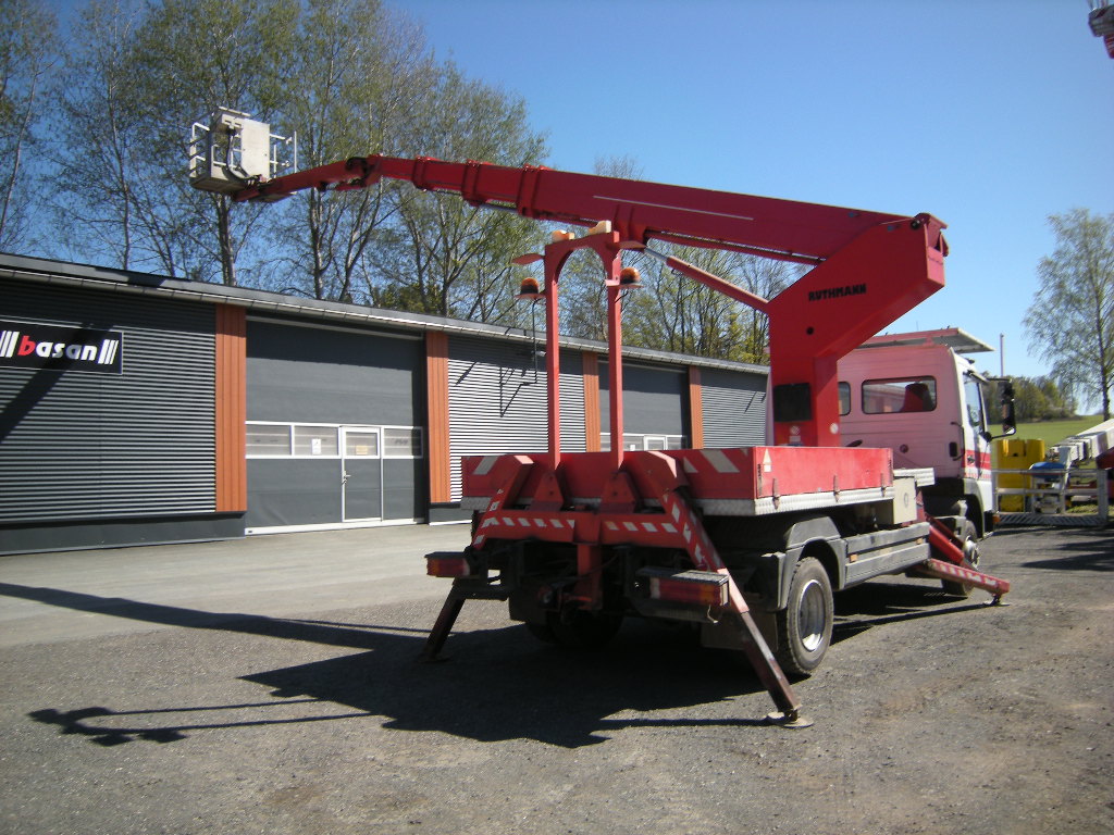 Mercedes Benz 815 mit Ruthmann TKA 250
