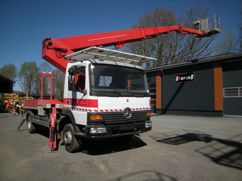 Mercedes Benz 815 mit Ruthmann TKA 250
