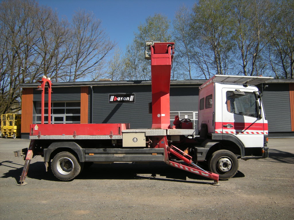 Mercedes Benz 815 mit Ruthmann TKA 250