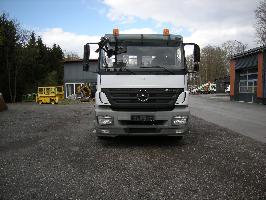 Mercedes Benz Acor 1833 mit Rampen und Winde