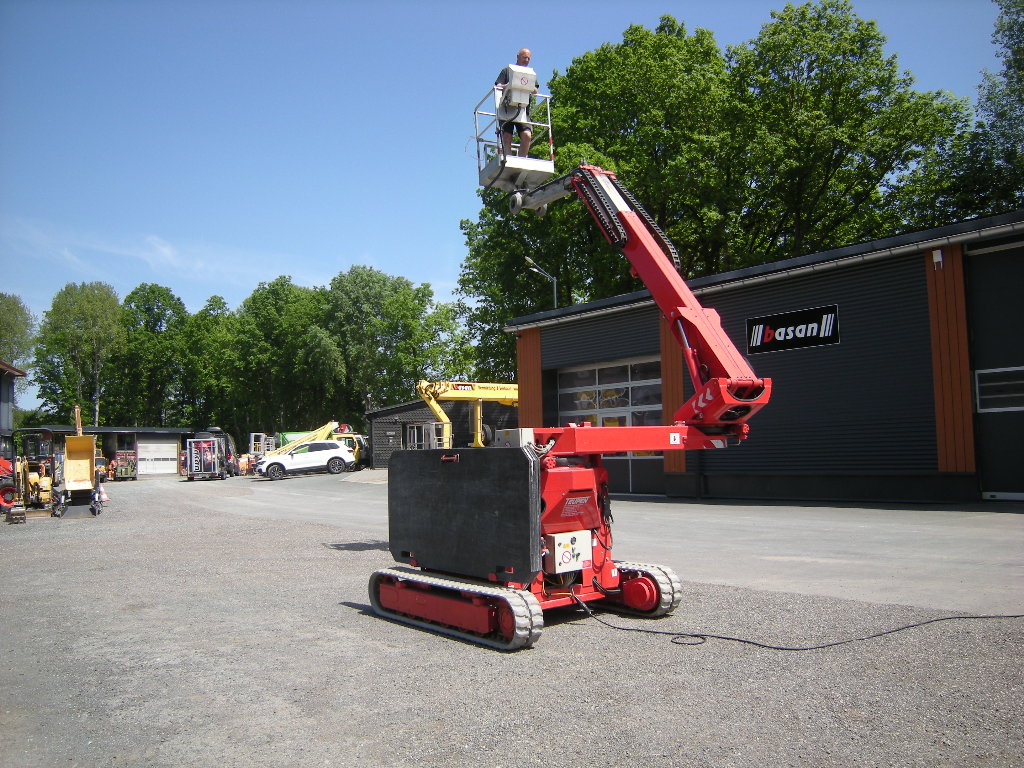 Teupen Leo 12